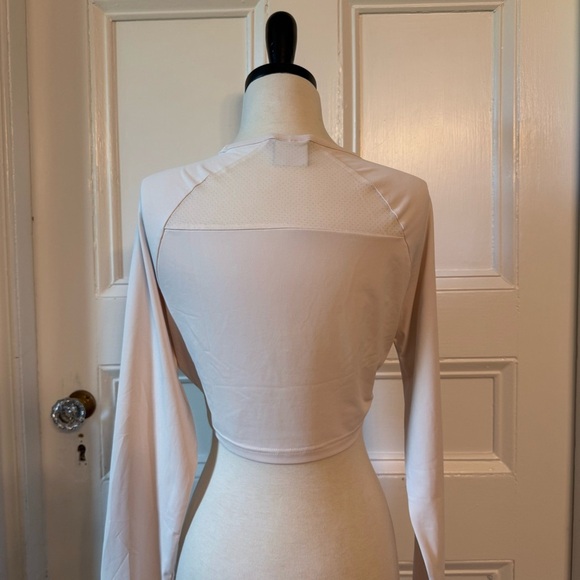 Gymshark Women’s Long Sleeve Crop Top Pale Pink Small Workout Mesh Thumb holes - Picture 10 of 12